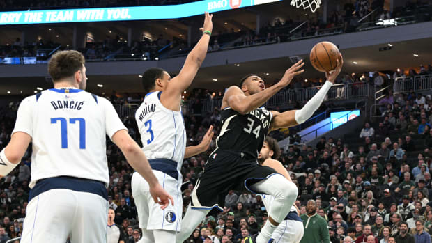 Milwaukee Bucks superstar Giannis Antetokounmpo gets to the rim against the Dallas Mavericks. 